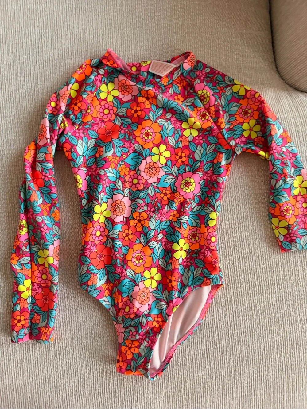 Cat & Jack Girls' Long-Sleeve Retro Floral rashguard small 6/7
